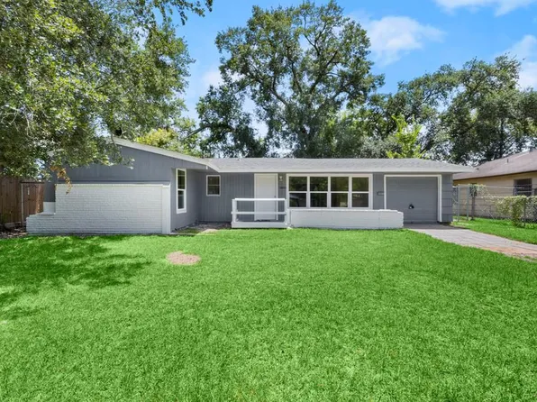 5834 Lyndhurst Dr, Houston, TX 77033