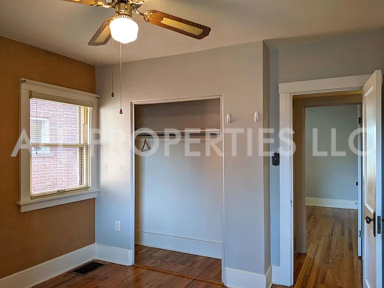 557 S Race St — Photo 20