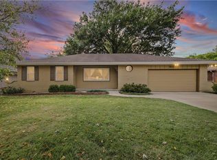 9610 Overhill Rd, Kansas City, MO 64134