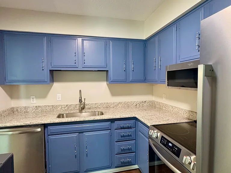 163 Lakeshore Dr #A04 — Photo 13