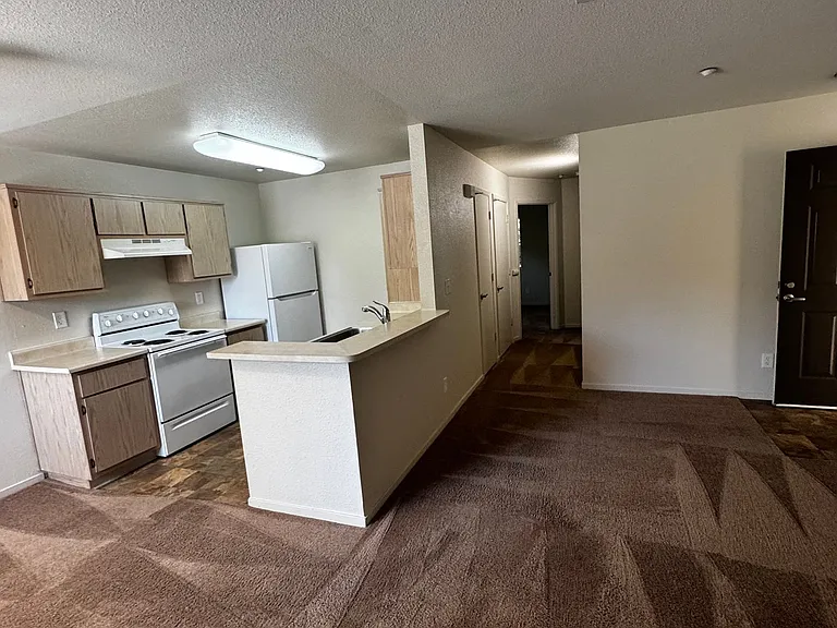 Whispering Oaks — Photo 34