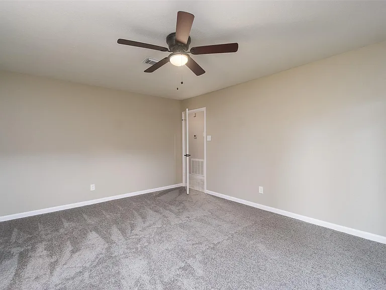 16450 Parksley Dr — Photo 13