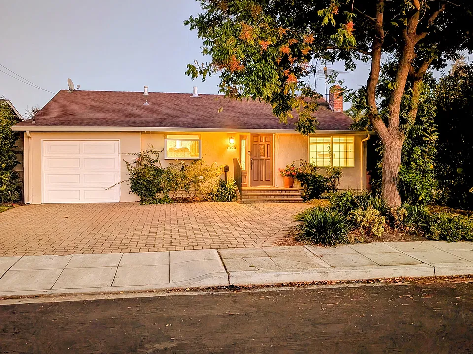 1320 Windermere Ave