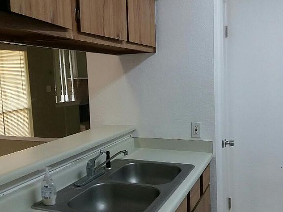 3rd image of 1516 Bay Area Blvd APT S-8