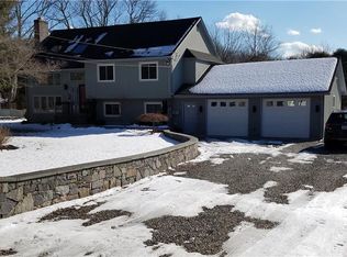 1520 Hope Rd, Hope, RI 02831