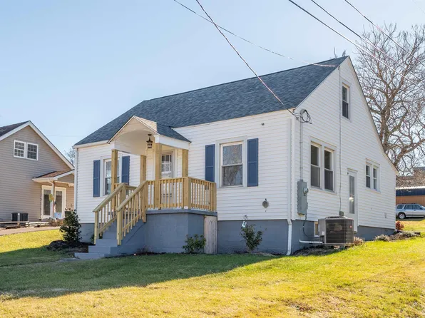 1190 Radford St, Christiansburg, VA 24073