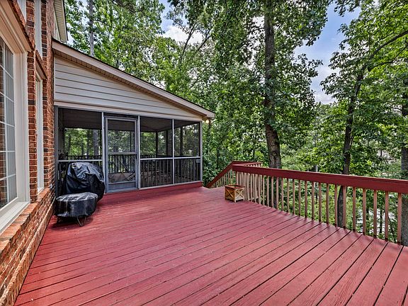 4th image of 448 Lookover Pointe Dr