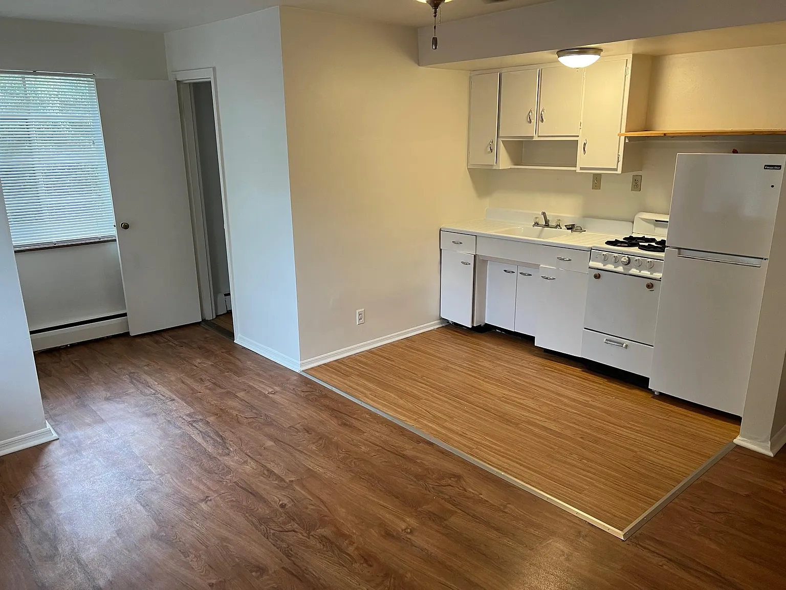Studio, 325 sqft, $675 — Photo 2
