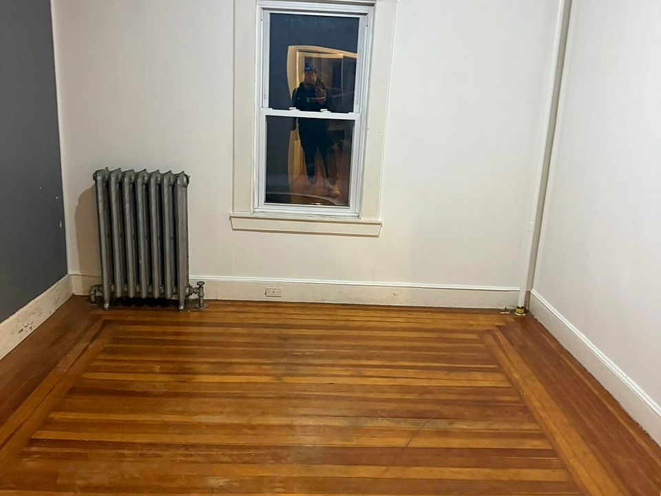 Possible extra bedroom or office