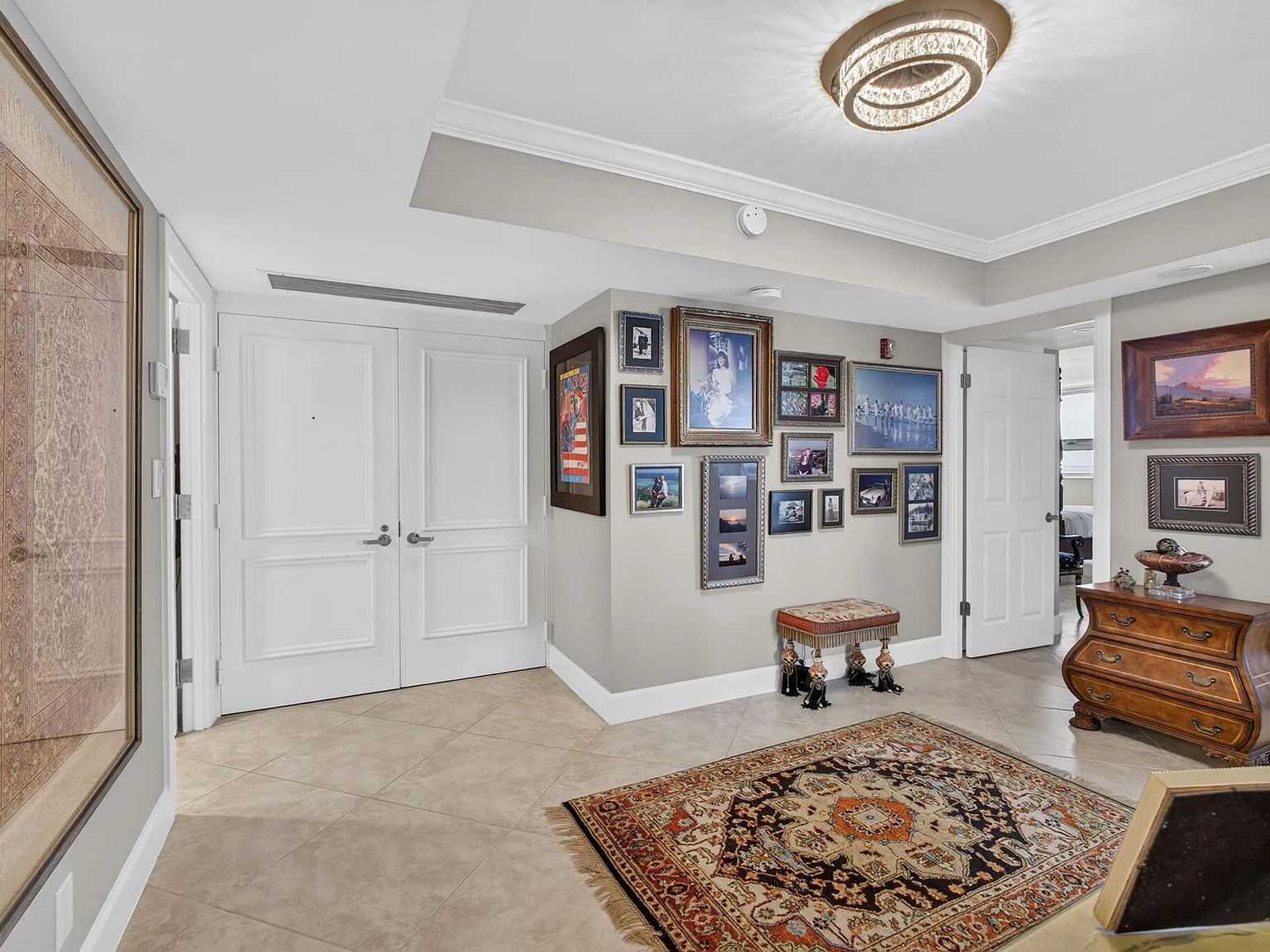 2 bed, 2.0 bath, 1669 sqft, $8,000 — Photo 3