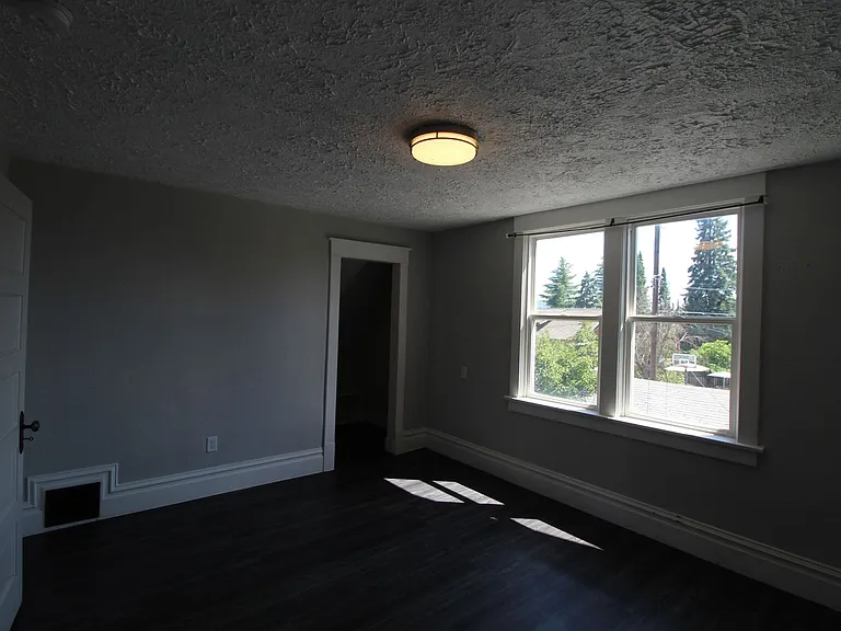 1306 E Montgomery Ave — Photo 42