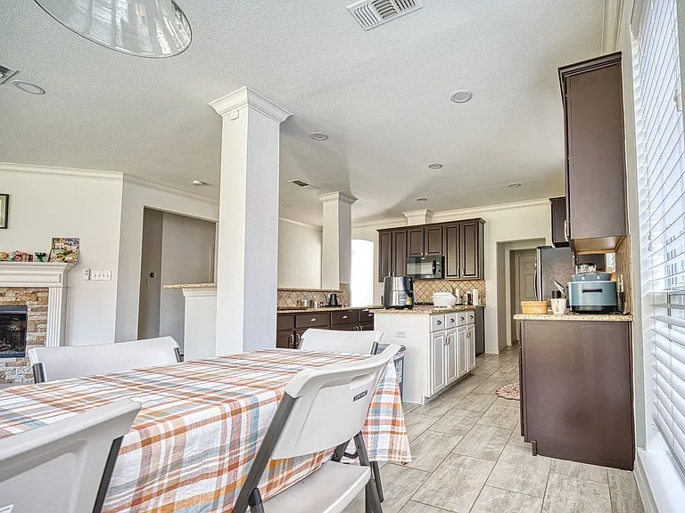 5513 Amber Way — Photo 10