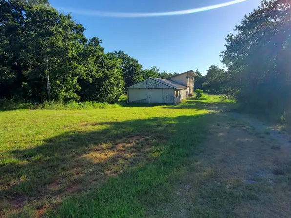 5928 Crest Dr, Guthrie, OK 73044
