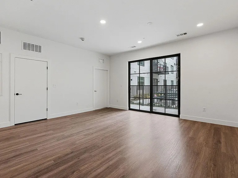 4315 S Congress Ave #202 — Photo 10