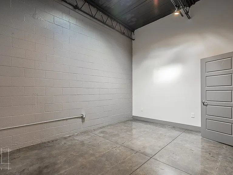 Wonder Bread Lofts — Photo 26