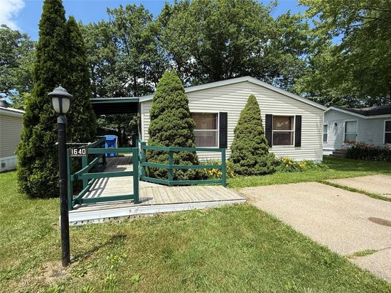 1640 Edgewood Dr, Erie, PA 16509