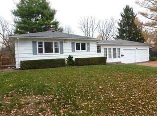 75 Clearview Dr, Penfield, NY