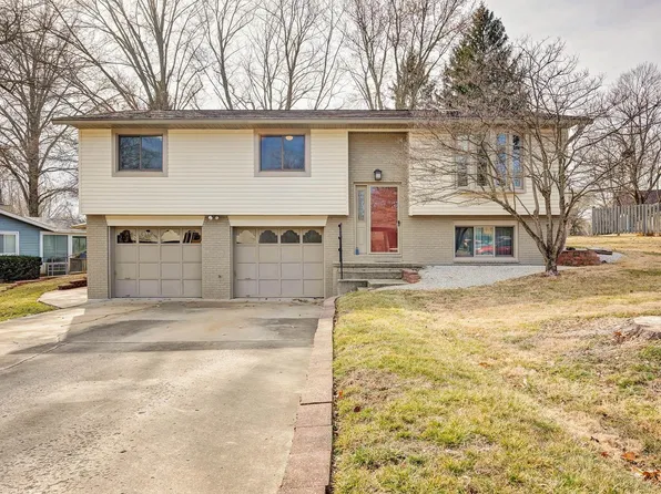 1504 E Browning Ln, Bloomington, IN 47401