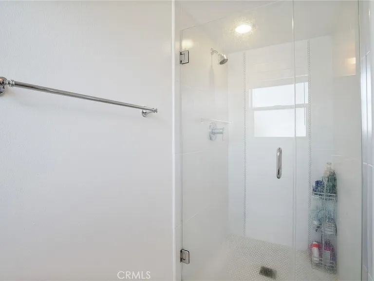 12837 Moorpark St #405 — Photo 20