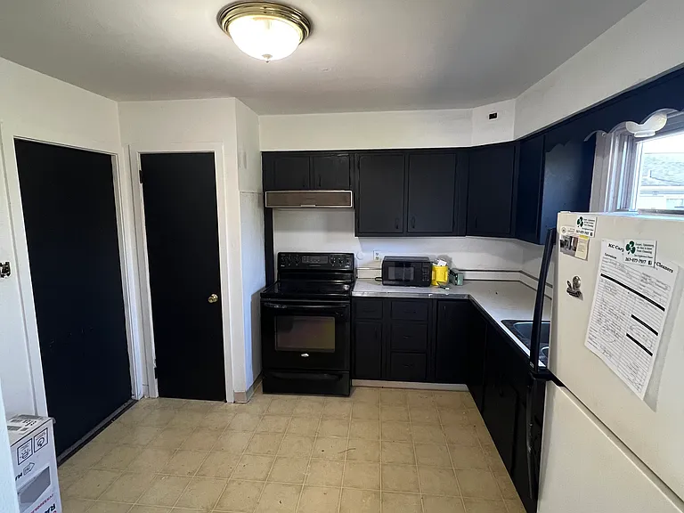4 Madison Rd #B — Photo 5