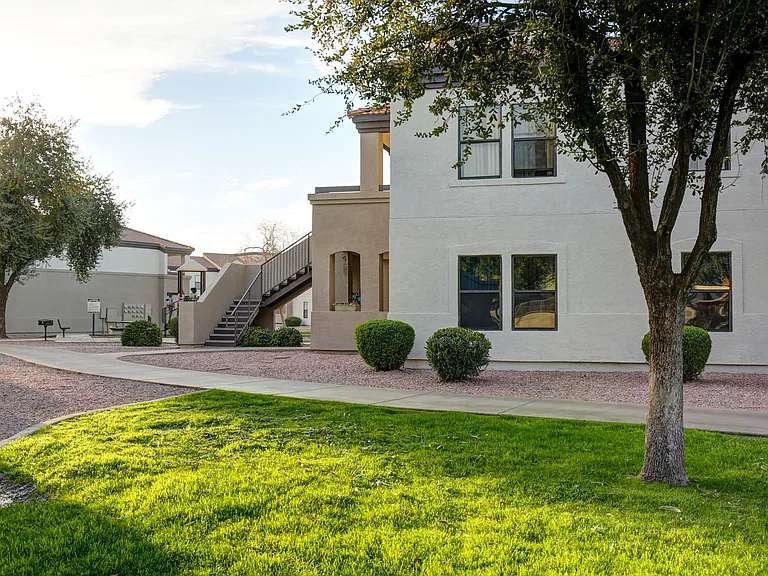 San Martin Apartments — Photo 7