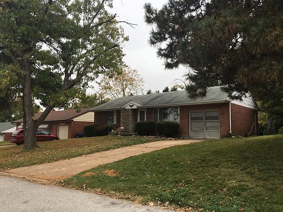 3rd image of 4805 N Hills Ln