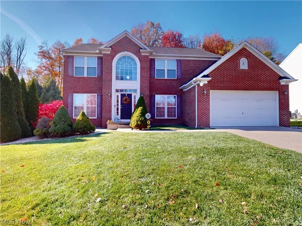 4484 Castlegate Blvd, Uniontown, OH 44685