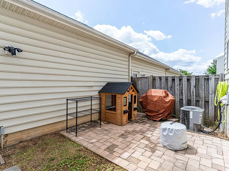 2417 Abington Dr — Photo 39