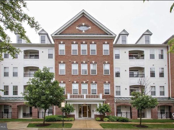 5801 Clipper Ct #205