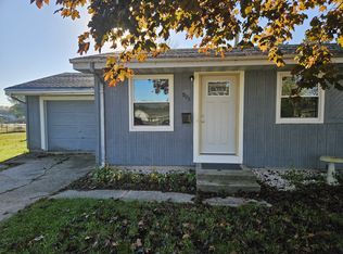 901-903 Sunset Ct, Two Rivers, WI 54241
