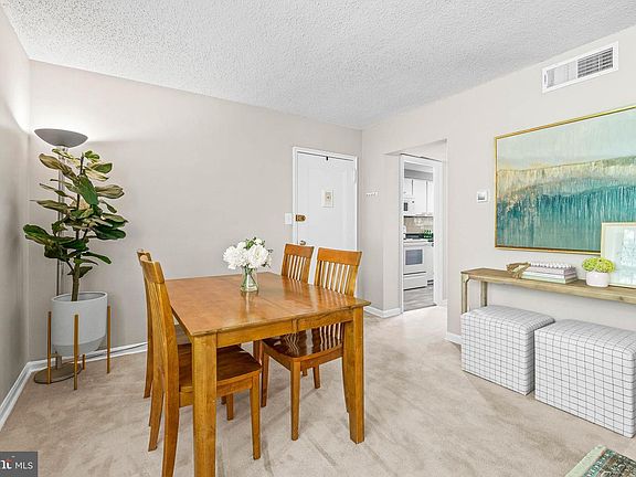 5th image of 2920 Willston Pl APT 202