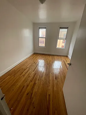 Rented by Delmark Realty LLC | media 15