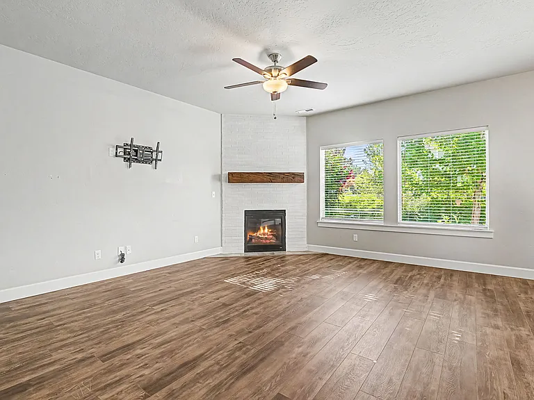 5140 N Elmstone Ave — Photo 9