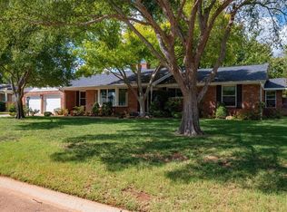 1603 Drakestone Ave, Nichols Hills, OK 73120