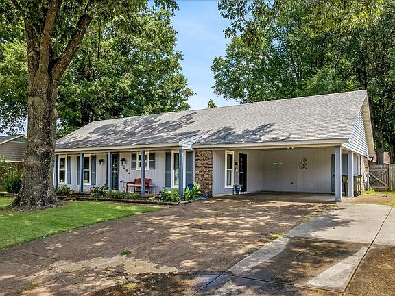 3rd image of 3284 Altruria Rd