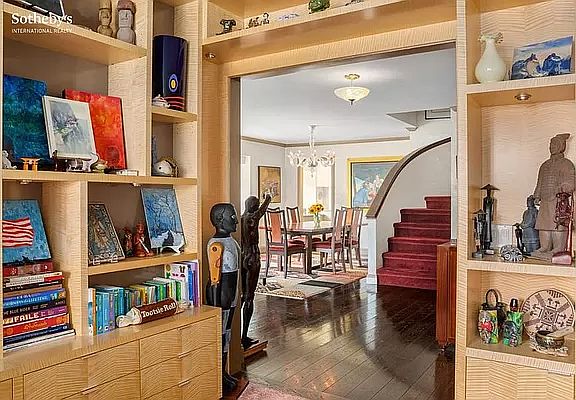 4th image of 40 E 80th St #1011B