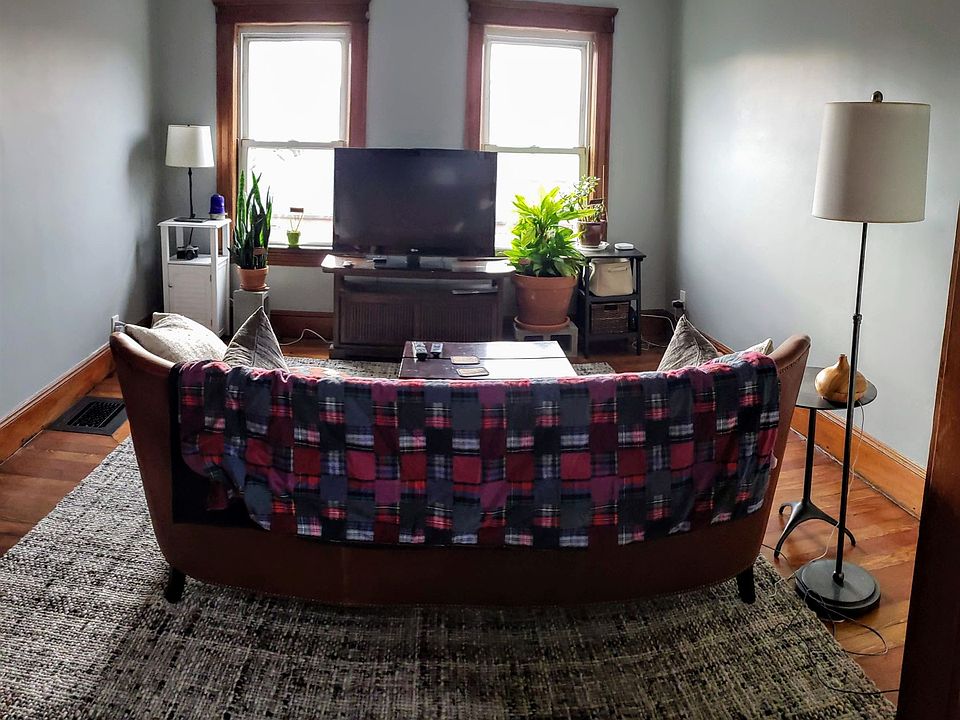 10-12 Mortimer Pl. #1 Somerville Shared Unit Photo 5