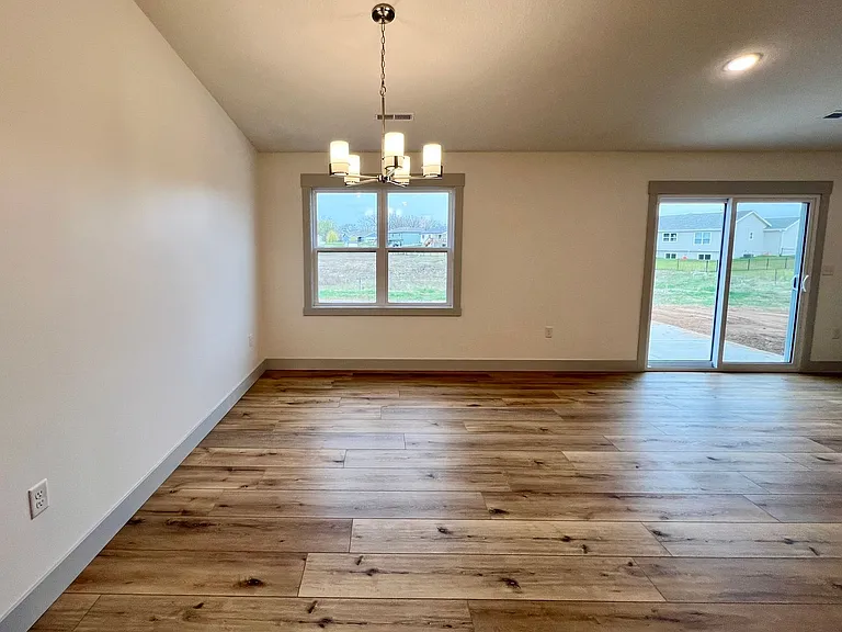 4650 Pierce Dr — Photo 9