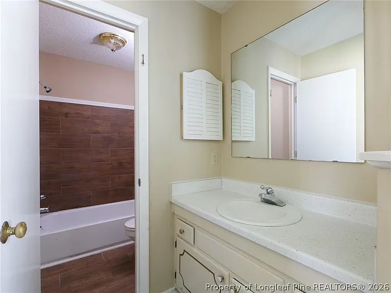 3249 Glenmore Dr — Photo 11