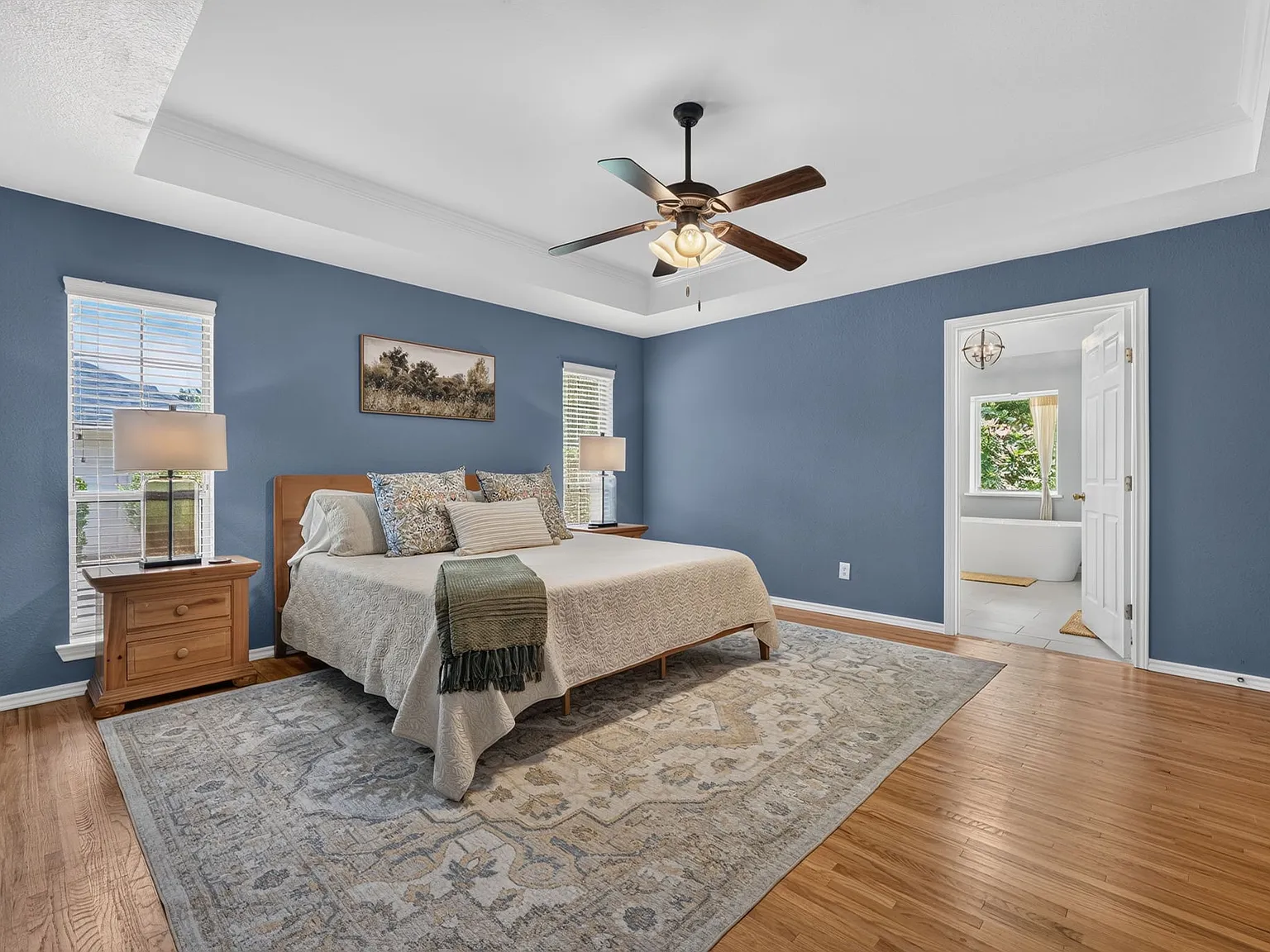 4 bed, 2.5 bath, 2211 sqft, $4,500 — Photo 4