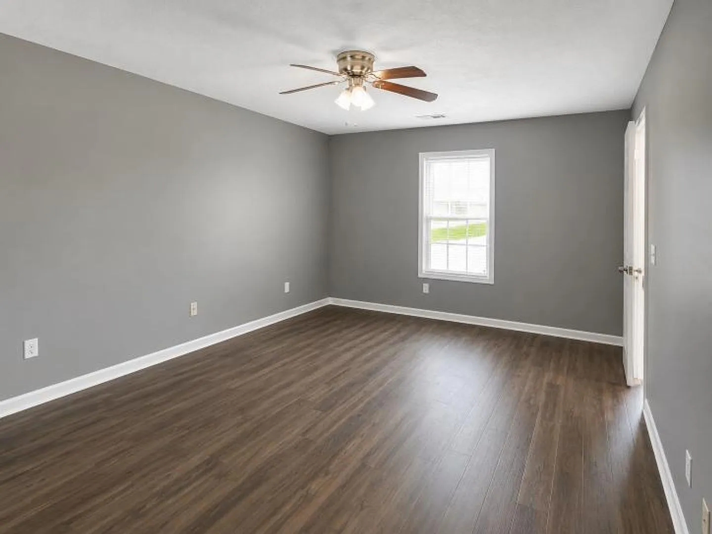 3 Bed 2 Bath Ranch home located close to post! — Photo 2