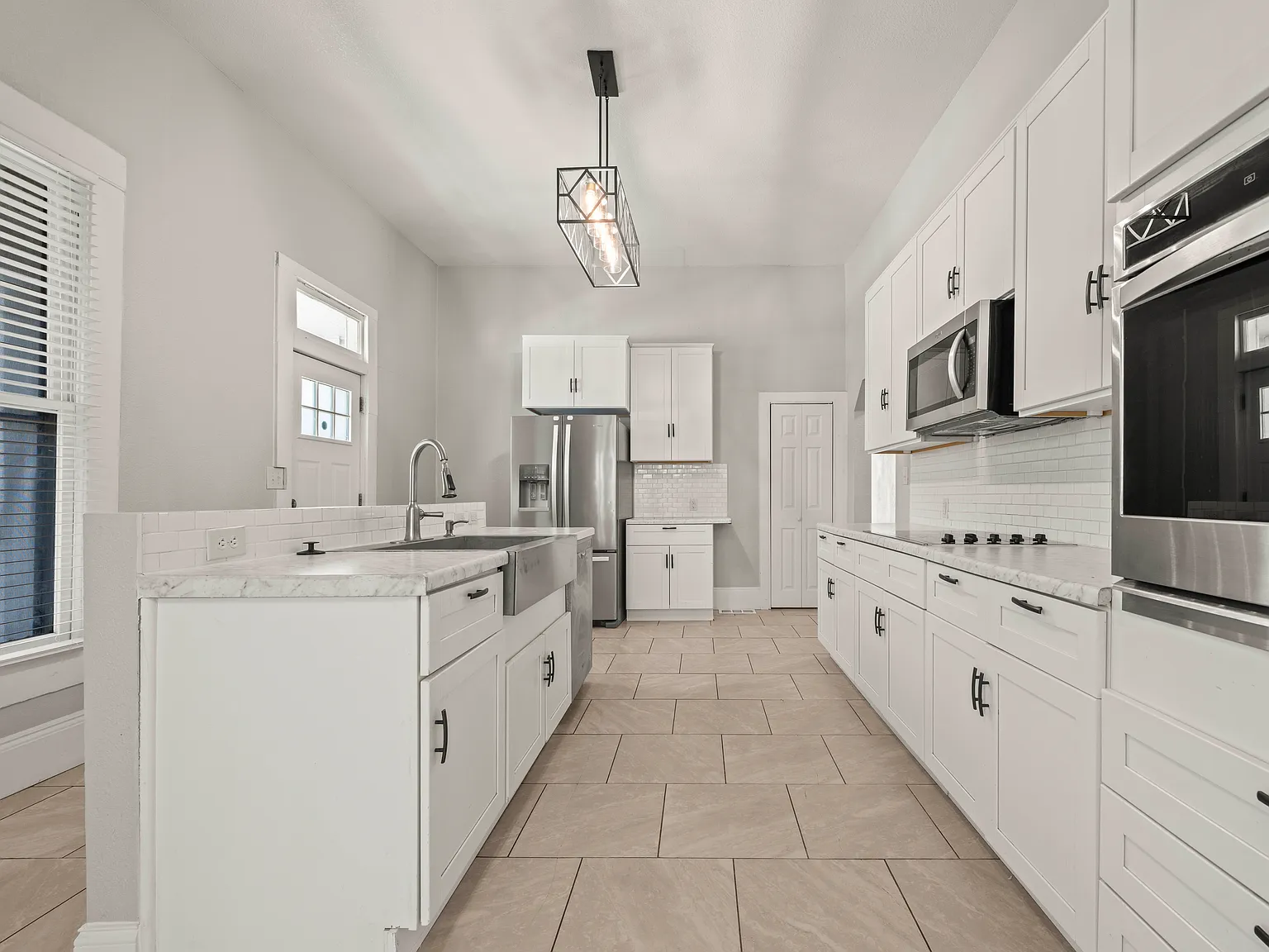 3 bed, 2353 sqft, $2,200 — Photo 1
