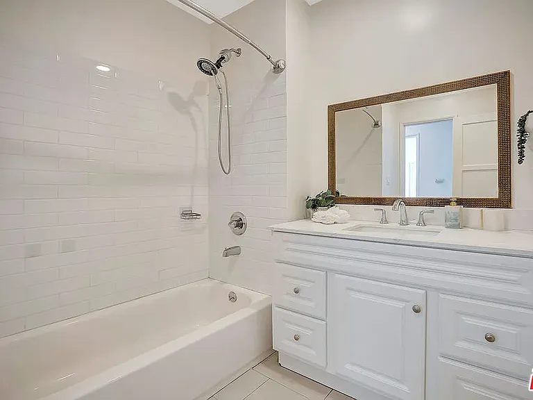 17527 Haynes St — Photo 12