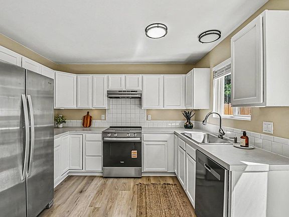 4th image of 3440 Windmill Dr #6-2
