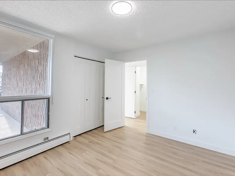 1228 13th Ave SW — Photo 13