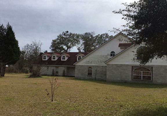 2nd image of 954 NE Famu Ln