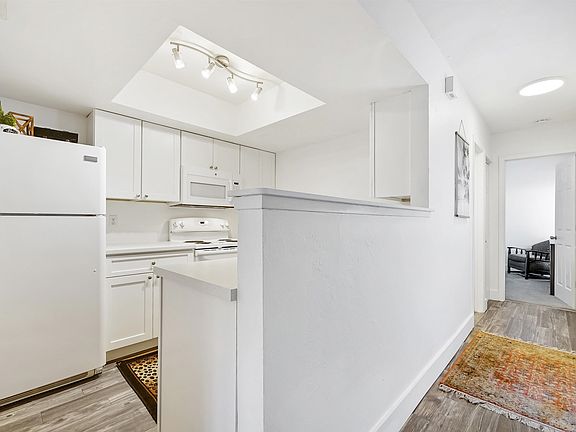 5th image of 1244 Wonderwood Dr