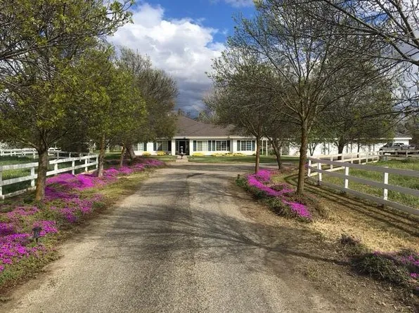 1448 S Westwood Road, Porterville, CA 93257