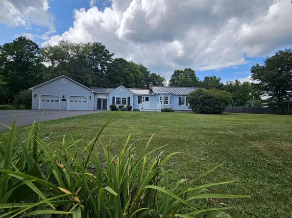 93 Norridgewock Avenue, Skowhegan, ME 04976