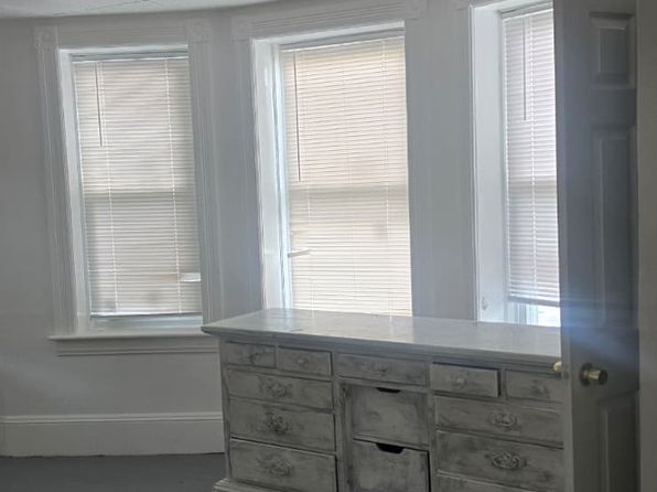 19 Alvord Ave APT 1R
